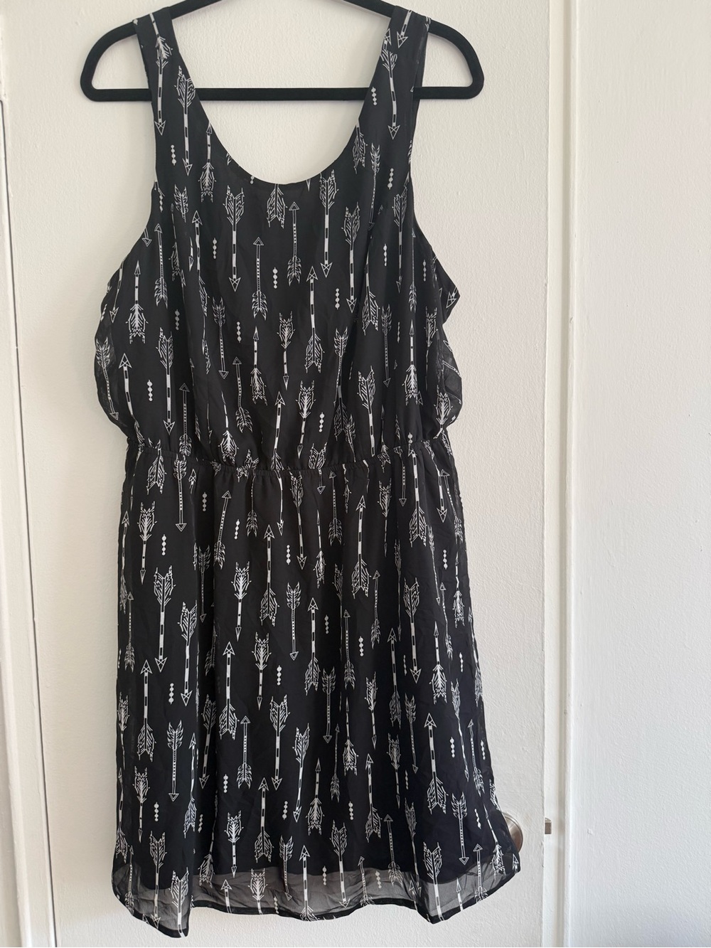C Black Arrow Print Sleeveless Dress